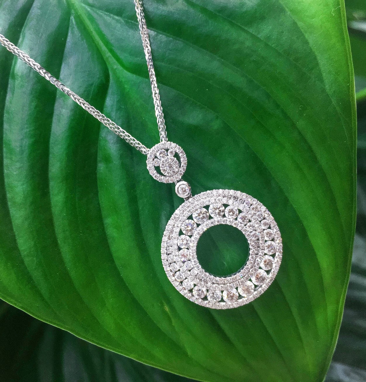 (SOLD) 18KW Diamond Circle Pendant #273